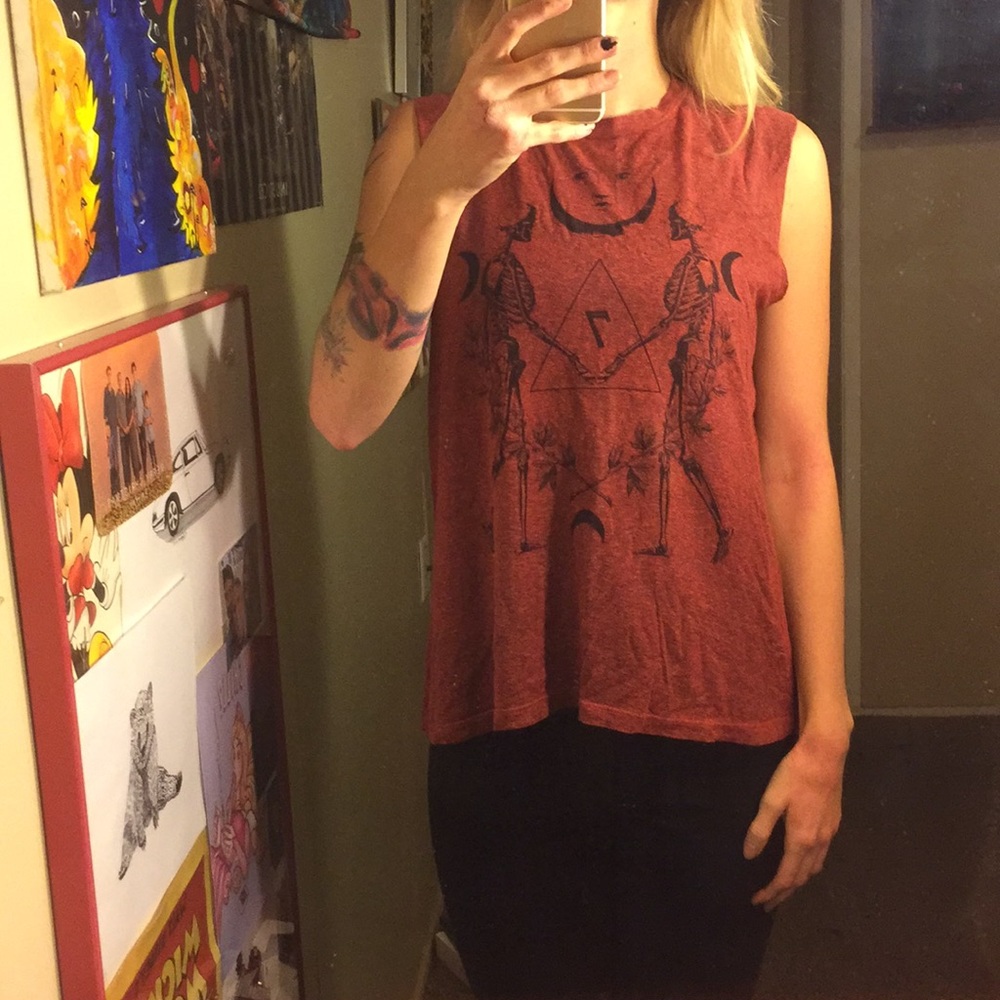 Maroon muscle Tee